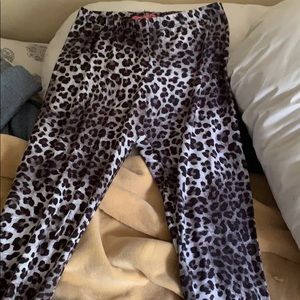 Leopard print leggings